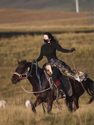 粉色情趣自拍，MIYA微密圈新作发布