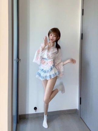 小马漫漫与大哥定制合作，揭示她与大哥定制的精彩内容