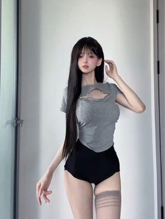 小马漫漫与大哥定制合作，揭示她与大哥定制的精彩内容