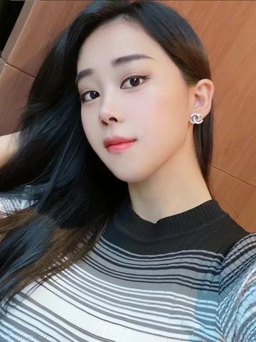 张贺玉近期直播回顾，回顾张贺玉在直播中的精彩时刻