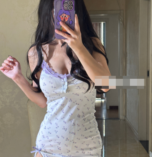 抖音美少女清兮微密圈展现自信与魅力–身材曲线与独特风格成为亮点