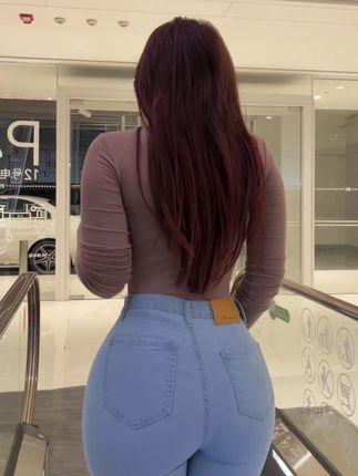 洁己u微密圈独家福利，张老师hy维的高清私密写真首发