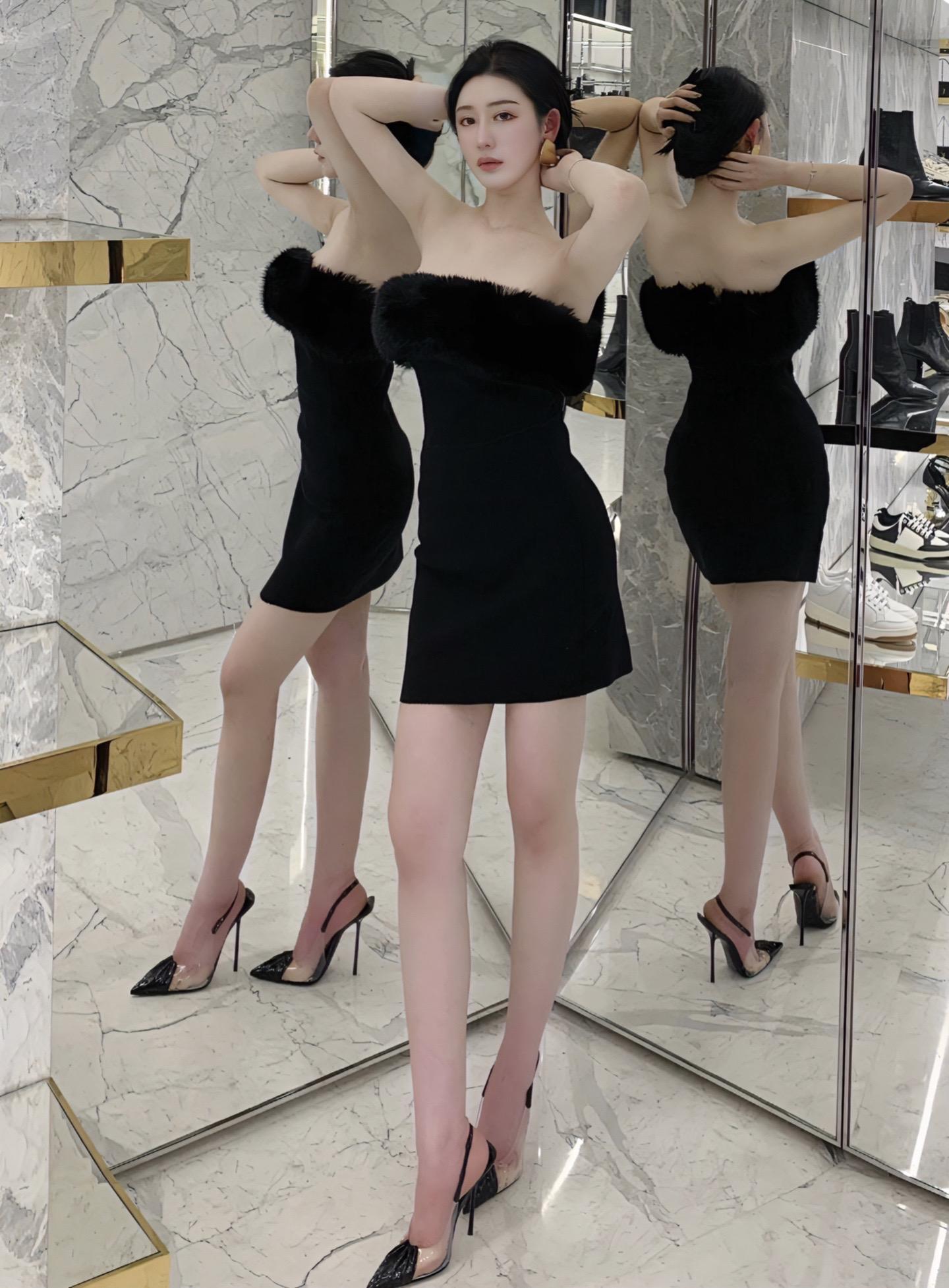 不爱笑的赛琳微博红人,她的独家写真与黑丝造型 不爱笑的赛琳微博红人,她的独家写真与黑丝造型