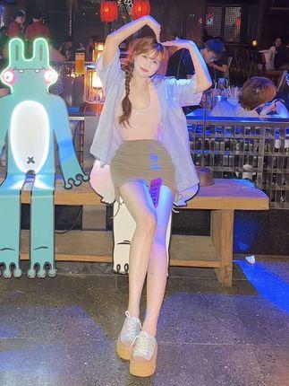 十万口草莓粥粥微密圈写真全集，最独家资源尽在此处