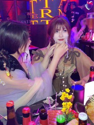 十万口草莓粥粥微密圈写真全集，最独家资源尽在此处