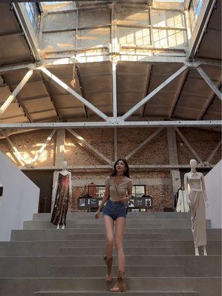 李嘉欣微密圈照片解析，weme付费图片上头的秘密