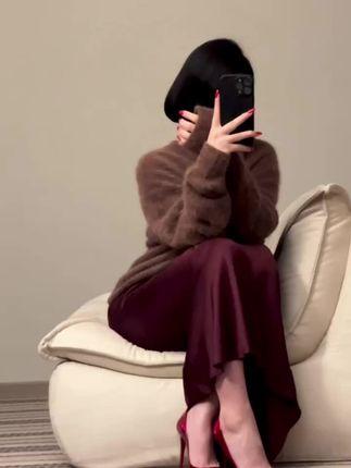 保守的二舅妈微密圈照片真实，展现女性魅力和品位