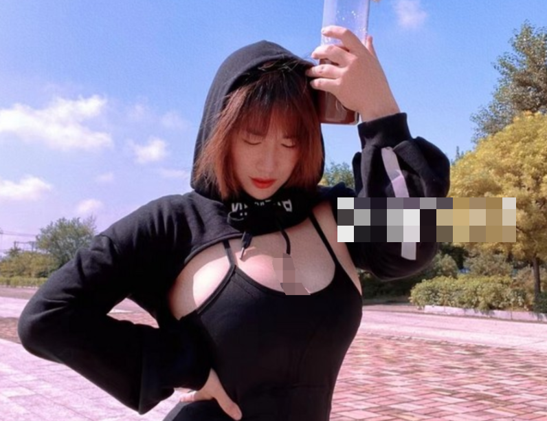 鱼尺素儿微密圈好看还是鱼尺素儿微博图片好看？