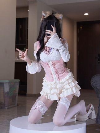 鹿八岁微密圈作品图集资源，令人沉浸的动漫艺术才华与构图水平