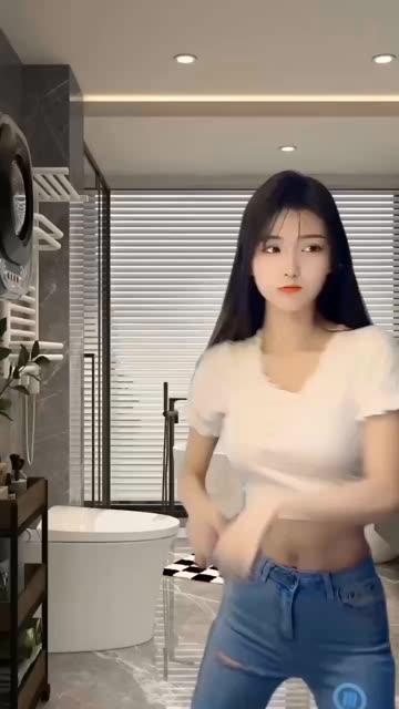 梅美超甜直播翻车事件,真实与作品的差距引发讨论 梅美超甜直播翻车事件,真实与作品的差距引发讨论