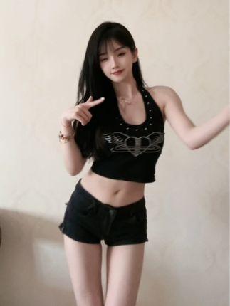 崽崽aaa可爱小姐姐动态，动感光波带来好心情