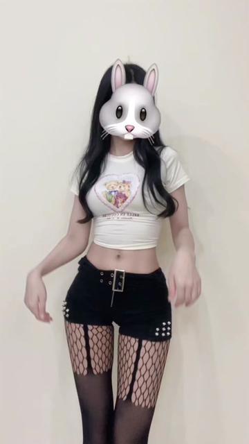 脸红Dearie是谁？揭秘让人脸红的微密圈女神！