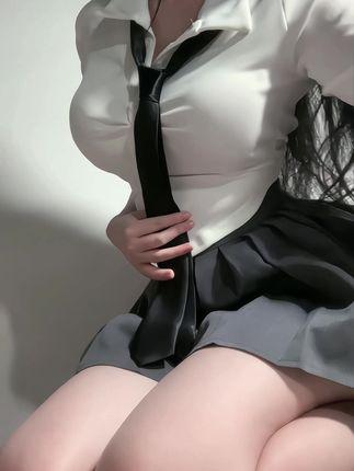 #桃桃sama的小蛮腰扭起来,JK制服搭配,甜美与性感的完美结合 #桃桃sama的小蛮腰扭起来,JK制服搭配,甜美与性感的完美结合