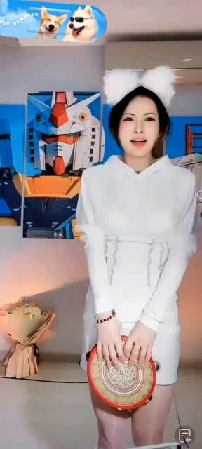 解析一只霸王兽全程腿抖摔倒视频的梗与意义 解析一只霸王兽全程腿抖摔倒视频的梗与意义