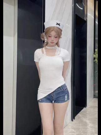 阿色微密圈最新作品分享，穿搭与颜值兼具