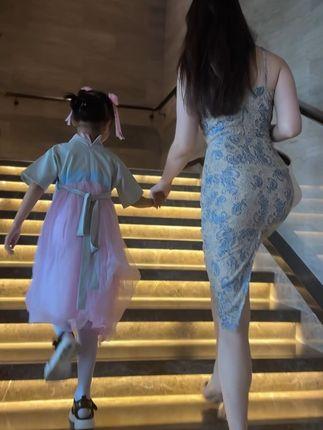 可可西yyy微密圈精彩绽放，闪耀登场引人瞩目